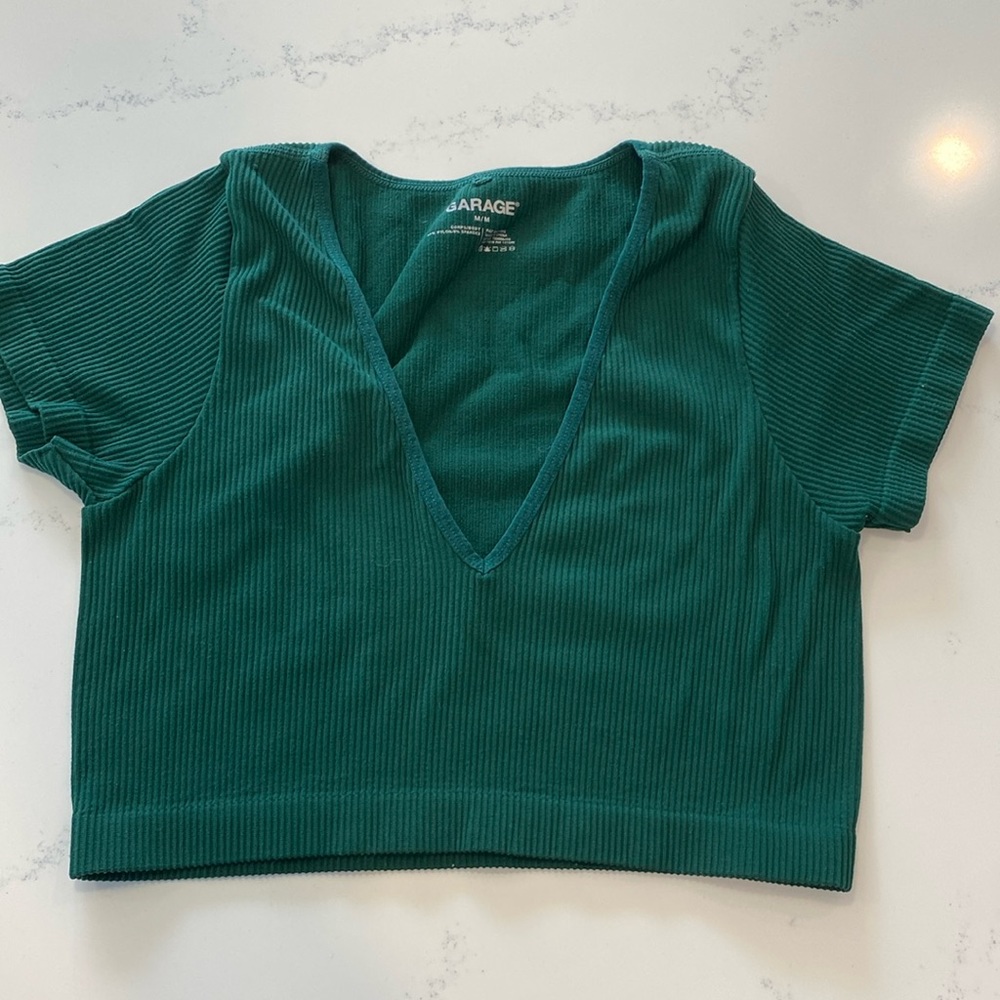 Garage Hunter Green V-neck plunge short sleeve ribbed fitted cropped T Size Med